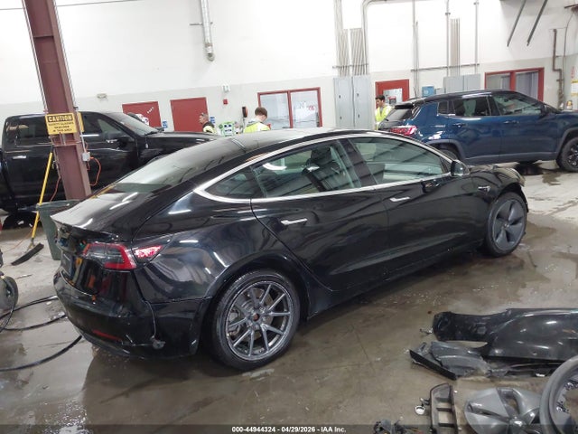 Продажа на аукционе авто 2019 Tesla Model 3 Long Range/mid Range/standard Range/standard Range Plus, vin: 5YJ3E1EA3KF422581, номер лота: 44944324