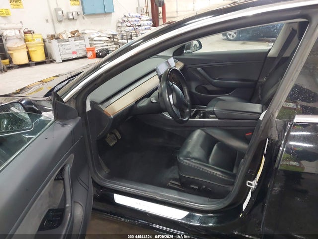 Продажа на аукционе авто 2019 Tesla Model 3 Long Range/mid Range/standard Range/standard Range Plus, vin: 5YJ3E1EA3KF422581, номер лота: 44944324