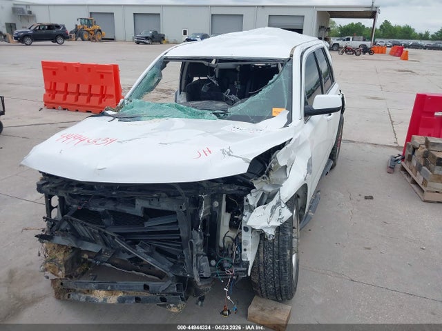 44944334 :رقم المزاد ، 1GNLCDEC5KR242741 vin ، 2019 Chevrolet Tahoe Commercial Fleet مزاد بيع