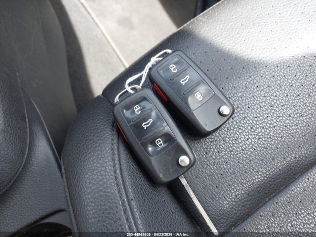 2013 Volkswagen Jetta Sportwagen 2.5l S/2.5l Se მანქანა იყიდება აუქციონზე, vin: 3VWPP7AJ1DM690836, აუქციონის ნომერი: 44944406