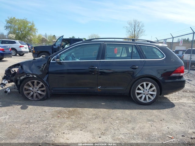 2013 Volkswagen Jetta Sportwagen 2.5l S/2.5l Se მანქანა იყიდება აუქციონზე, vin: 3VWPP7AJ1DM690836, აუქციონის ნომერი: 44944406