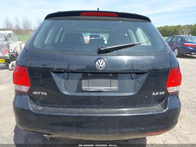 2013 Volkswagen Jetta Sportwagen 2.5l S/2.5l Se მანქანა იყიდება აუქციონზე, vin: 3VWPP7AJ1DM690836, აუქციონის ნომერი: 44944406