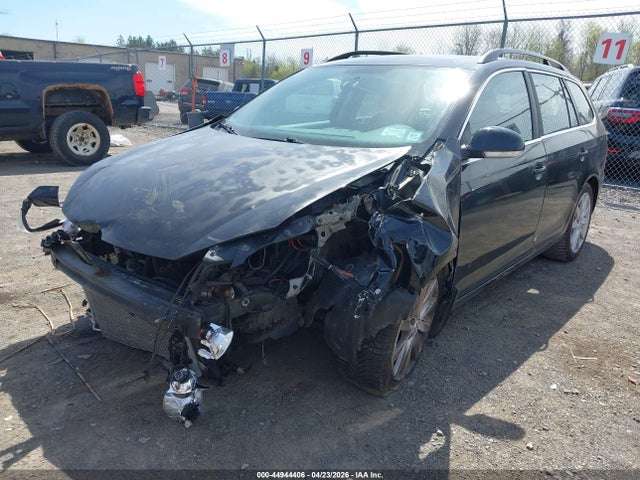 2013 Volkswagen Jetta Sportwagen 2.5l S/2.5l Se მანქანა იყიდება აუქციონზე, vin: 3VWPP7AJ1DM690836, აუქციონის ნომერი: 44944406