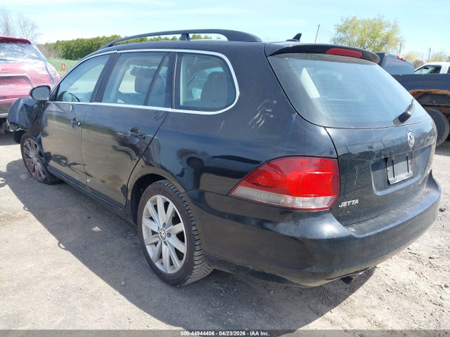 2013 Volkswagen Jetta Sportwagen 2.5l S/2.5l Se მანქანა იყიდება აუქციონზე, vin: 3VWPP7AJ1DM690836, აუქციონის ნომერი: 44944406
