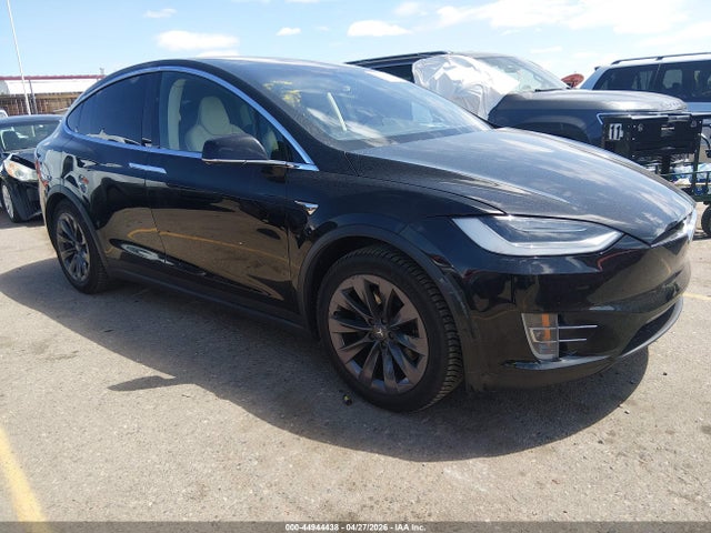 2018 5YJXCDE25JF141303 main image