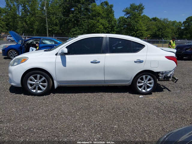 2014 Nissan Versa 1.6 Sl მანქანა იყიდება აუქციონზე, vin: 3N1CN7AP1EL866970, აუქციონის ნომერი: 44944479