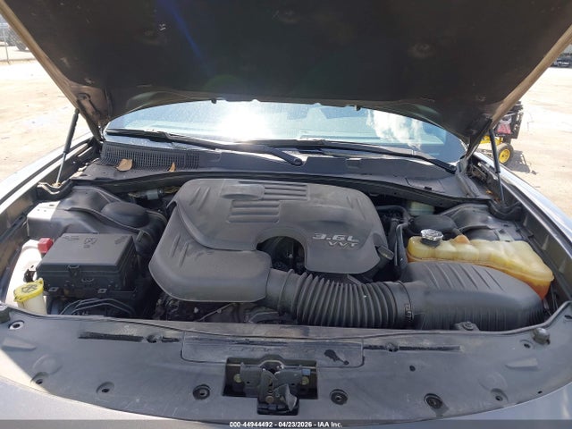 44944492 :رقم المزاد ، 2C3CDXBGXFH812189 vin ، 2015 Dodge Charger Se مزاد بيع