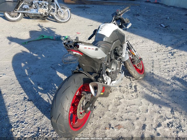 Auction sale of the 2024 Suzuki Gsx800 F, vin: JS1EM13B7R7103959, lot number: 44944544