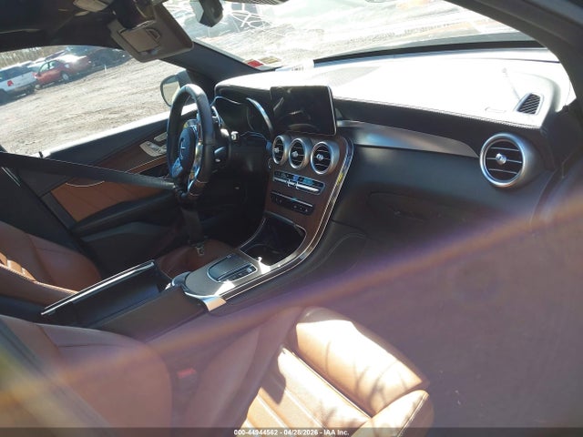 44944562 :رقم المزاد ، W1N0G6EB9LF796329 vin ، 2020 Mercedes-benz Amg Glc 43 4matic مزاد بيع
