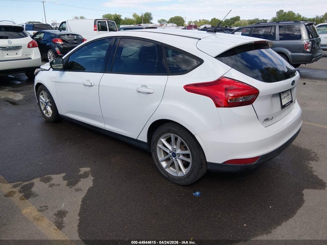 Ford FOCUS SE 2017 1FADP3K25HL333100 Image 3