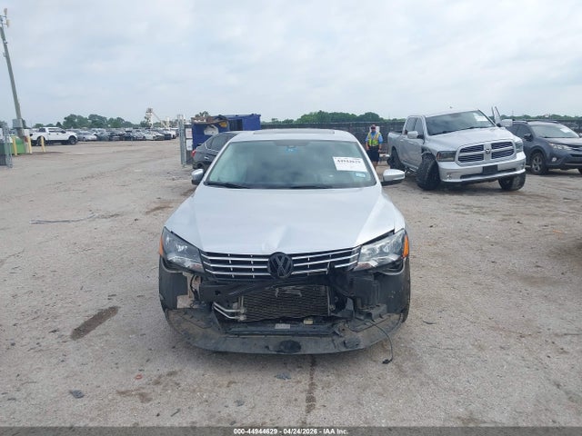 2015 Volkswagen Passat 2.0l Tdi Se მანქანა იყიდება აუქციონზე, vin: 1VWBV7A30FC083414, აუქციონის ნომერი: 44944629