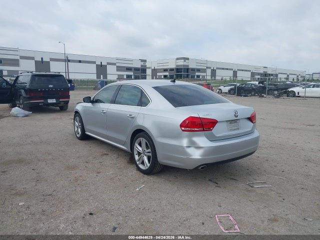 2015 Volkswagen Passat 2.0l Tdi Se მანქანა იყიდება აუქციონზე, vin: 1VWBV7A30FC083414, აუქციონის ნომერი: 44944629