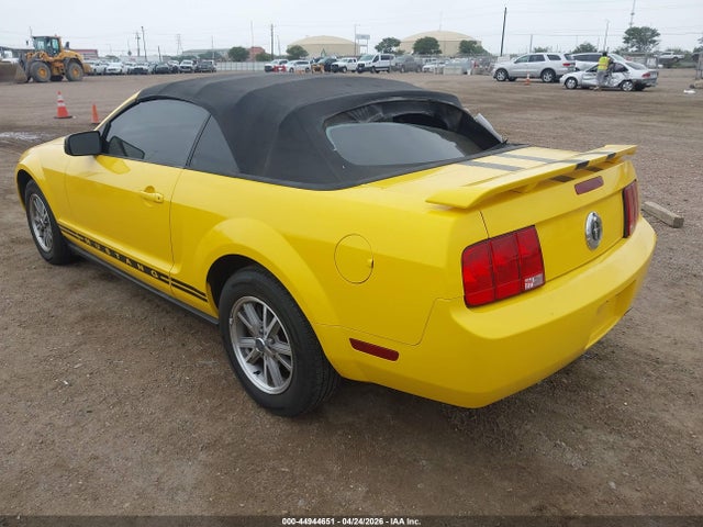 2005 Ford Mustang მანქანა იყიდება აუქციონზე, vin: 1ZVHT84NX55175880, აუქციონის ნომერი: 44944651