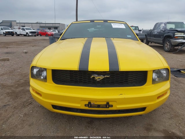 2005 Ford Mustang მანქანა იყიდება აუქციონზე, vin: 1ZVHT84NX55175880, აუქციონის ნომერი: 44944651