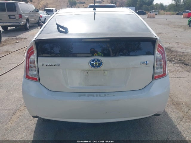 Toyota Prius Two 2014 JTDKN3DUXE1752296 Image 16