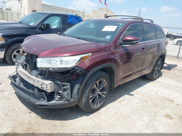 Toyota Highlander Le 2018 5TDZARFH6JS035890 Image 2