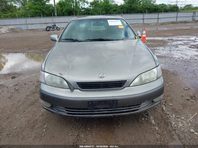 44944737 :رقم المزاد ، JT8BF22G9V0072303 vin ، 1998 Lexus Es 300 مزاد بيع