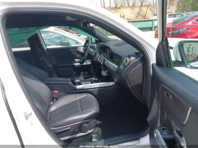 Продаж на аукціоні авто 2022 Mercedes-benz Glb 250 4matic, vin: W1N4M4HB0NW180077, номер лоту: 44944797
