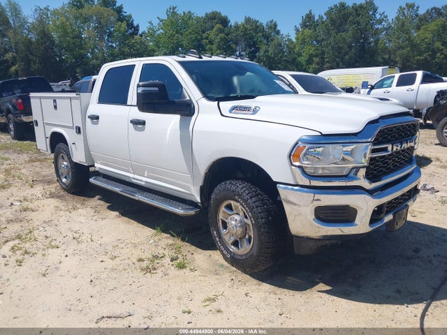 44944800 :رقم المزاد ، 3C7WR3CJ8PG525970 vin ، 2023 Ram 3500 Chassis Cab مزاد بيع