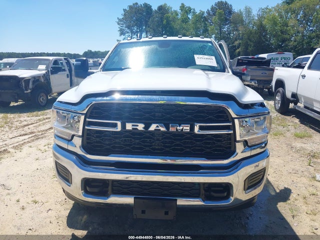 44944800 :رقم المزاد ، 3C7WR3CJ8PG525970 vin ، 2023 Ram 3500 Chassis Cab مزاد بيع