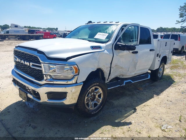 44944800 :رقم المزاد ، 3C7WR3CJ8PG525970 vin ، 2023 Ram 3500 Chassis Cab مزاد بيع
