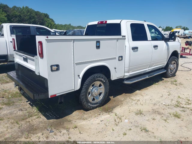 44944800 :رقم المزاد ، 3C7WR3CJ8PG525970 vin ، 2023 Ram 3500 Chassis Cab مزاد بيع