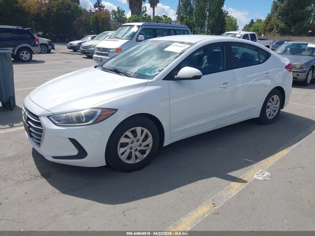 Hyundai ELANTRA SE 2017 5NPD74LF2HH193402 Image 2