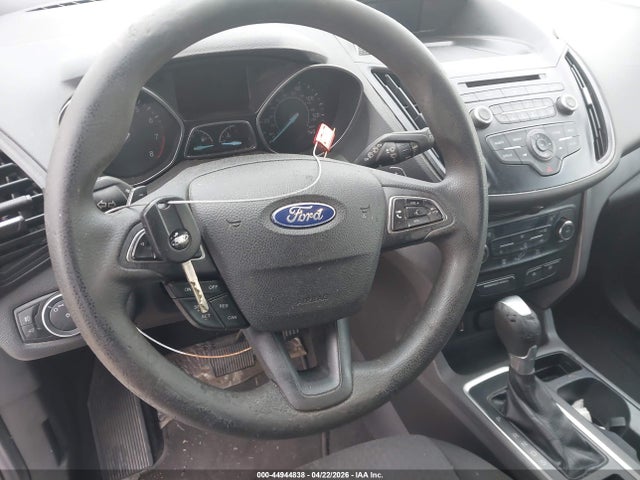 44944838 :رقم المزاد ، 1FMCU0GD8HUD10049 vin ، 2017 Ford Escape Se مزاد بيع