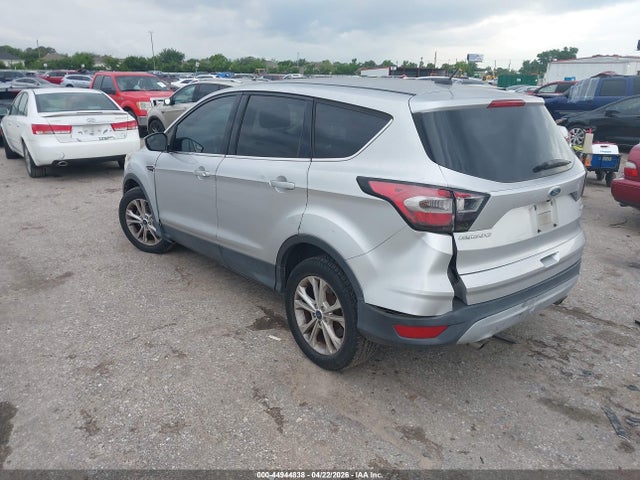 44944838 :رقم المزاد ، 1FMCU0GD8HUD10049 vin ، 2017 Ford Escape Se مزاد بيع