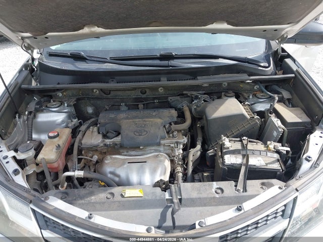 Toyota RAV4 LE 2015 JTMZFREV5FJ047199 Image 10