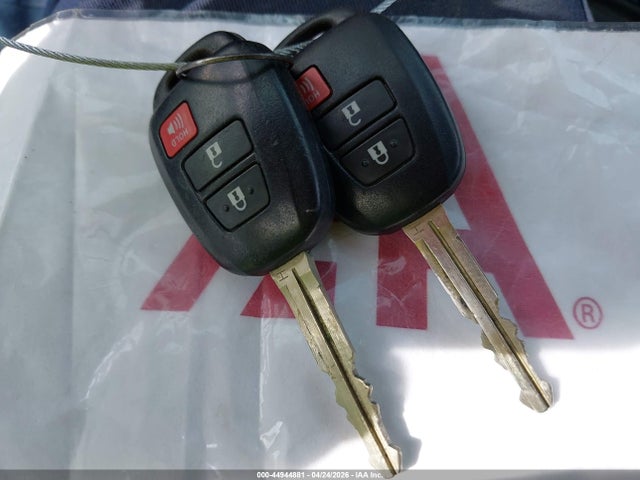 Toyota RAV4 LE 2015 JTMZFREV5FJ047199 Image 11