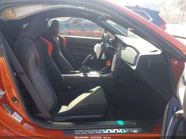 44944892 :رقم المزاد ، JF1ZNAA11F8703371 vin ، 2015 Scion Fr-s مزاد بيع
