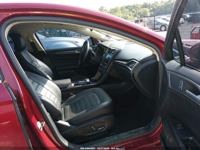 3FA6P0HD8HR227967 Ford FUSION SE