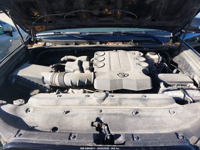 44944911 :رقم المزاد ، JTEBU5JR7B5043596 vin ، 2011 Toyota 4runner Sr5 V6 مزاد بيع