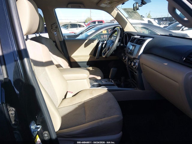 44944911 :رقم المزاد ، JTEBU5JR7B5043596 vin ، 2011 Toyota 4runner Sr5 V6 مزاد بيع