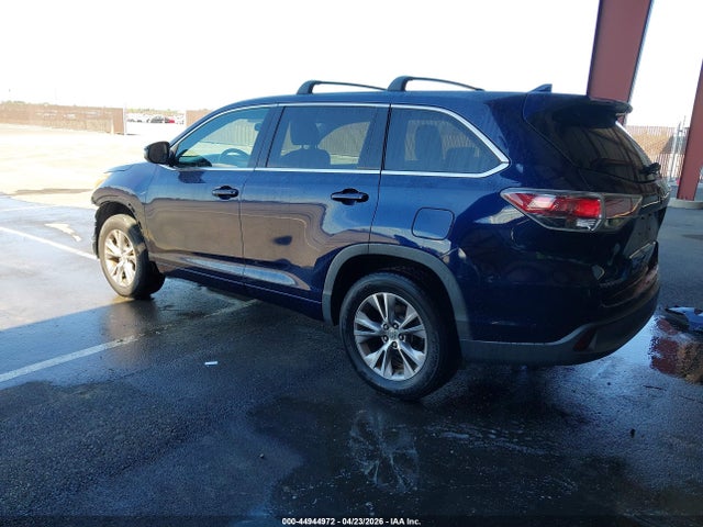 Toyota Highlander Le Plus V6 2015 5TDZKRFH6FS082129 Image 3
