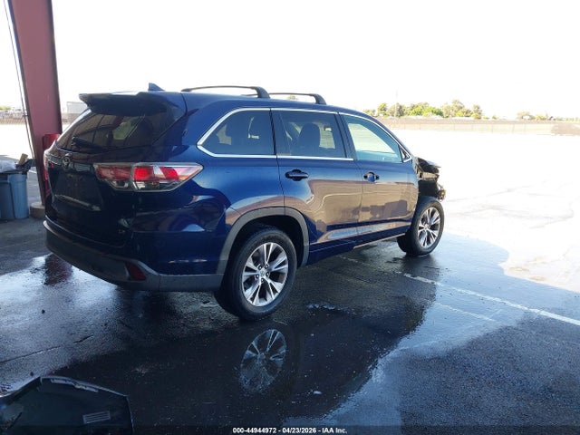 Toyota Highlander Le Plus V6 2015 5TDZKRFH6FS082129 Image 4