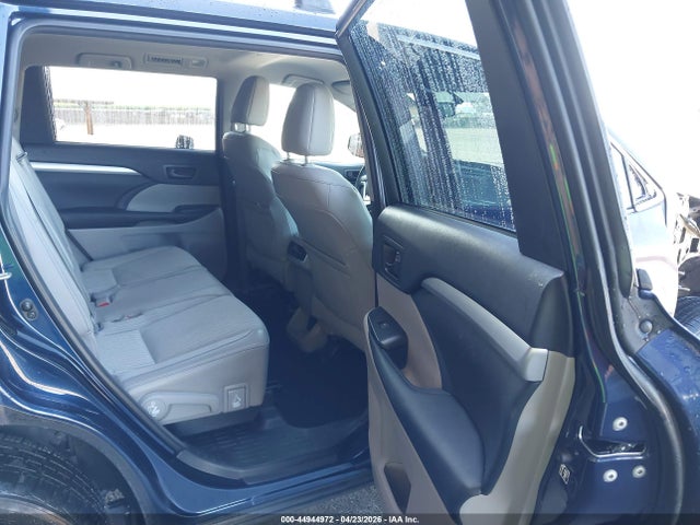 Toyota Highlander Le Plus V6 2015 5TDZKRFH6FS082129 Image 8