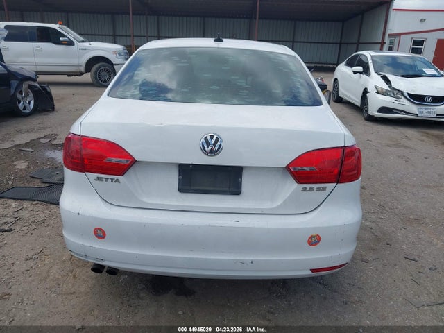 44945029 :رقم المزاد ، 3VWDX7AJ2BM340275 vin ، 2011 Volkswagen Jetta 2.5l Se مزاد بيع