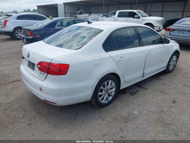44945029 :رقم المزاد ، 3VWDX7AJ2BM340275 vin ، 2011 Volkswagen Jetta 2.5l Se مزاد بيع