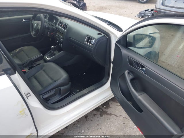 44945029 :رقم المزاد ، 3VWDX7AJ2BM340275 vin ، 2011 Volkswagen Jetta 2.5l Se مزاد بيع