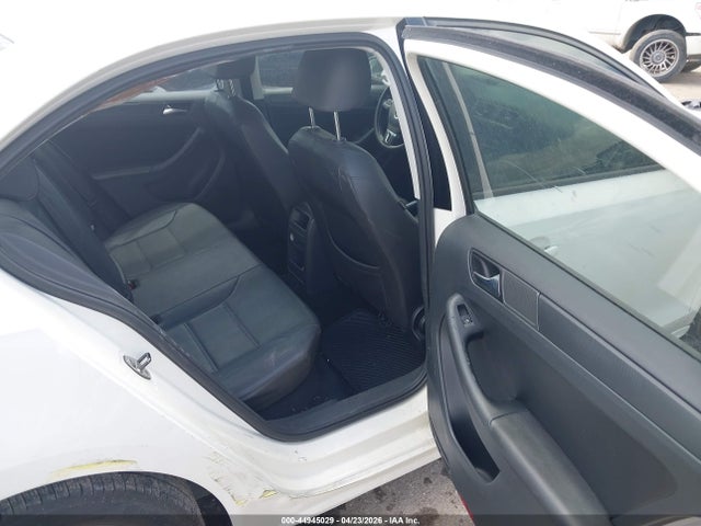 44945029 :رقم المزاد ، 3VWDX7AJ2BM340275 vin ، 2011 Volkswagen Jetta 2.5l Se مزاد بيع