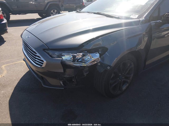 44945043 :رقم المزاد ، 3FA6P0HD3KR194111 vin ، 2019 Ford Fusion Se مزاد بيع