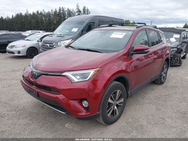 Toyota Rav4 Xle 2018 JTMRFREV5JD230075 Image 2