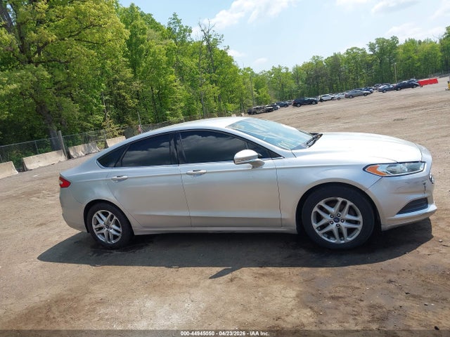 44945050 :رقم المزاد ، 3FA6P0H70GR379038 vin ، 2016 Ford Fusion Se مزاد بيع
