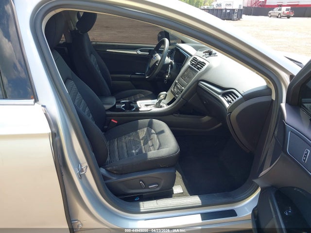 44945050 :رقم المزاد ، 3FA6P0H70GR379038 vin ، 2016 Ford Fusion Se مزاد بيع