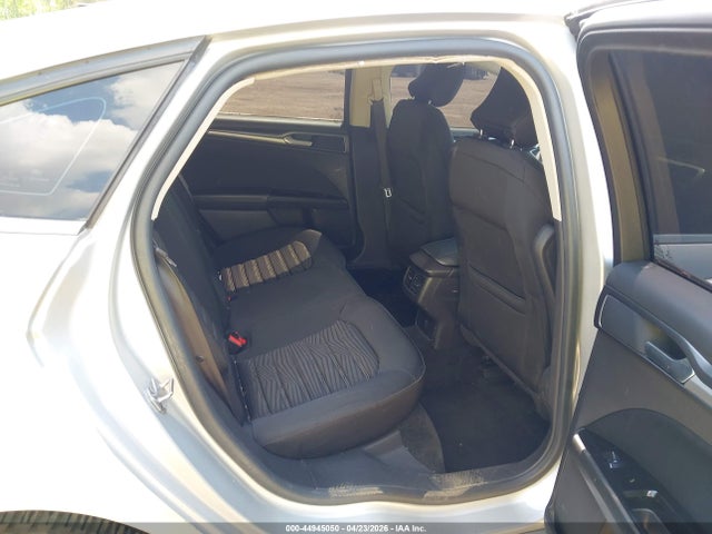 44945050 :رقم المزاد ، 3FA6P0H70GR379038 vin ، 2016 Ford Fusion Se مزاد بيع