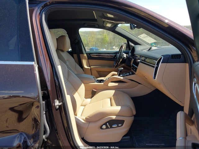 Auction sale of the 2019 Porsche Cayenne, vin: WP1AA2AY4KDA18867, lot number: 44945071