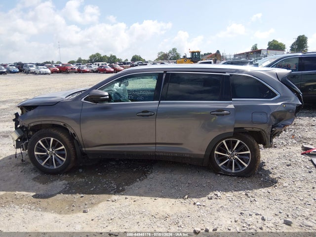 2019 Toyota Highlander Xle მანქანა იყიდება აუქციონზე, vin: 5TDJZRFH3KS582297, აუქციონის ნომერი: 44945176
