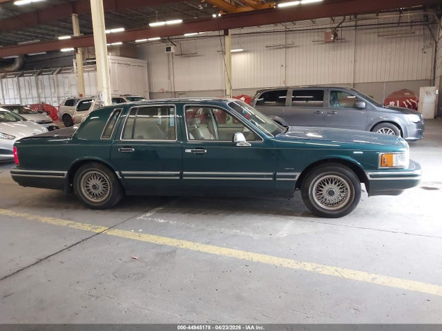 Aukcja sprzedaży 1994 Lincoln Town Car Signature/tournament, vin: 1LNLM82W2RY710741, numer aukcji: 44945178